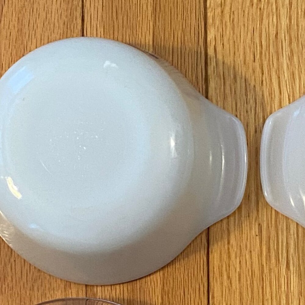 Vintage Milk GLASS Anchor Hocking Fire King Blue Cornflower 2 Bowls 120z w/lids - Picture 14 of 15